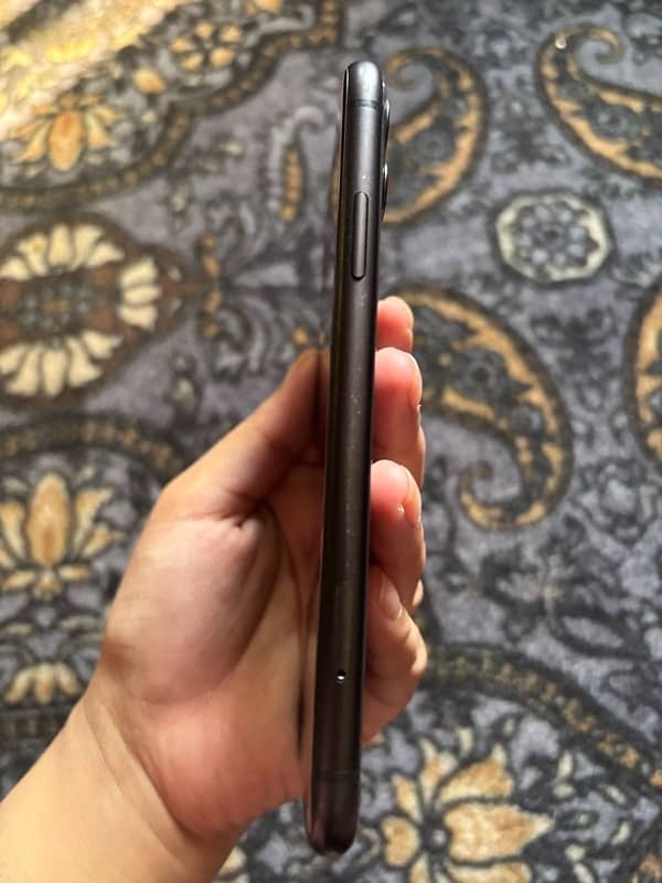 Iphone 11 128gb pta approved 5