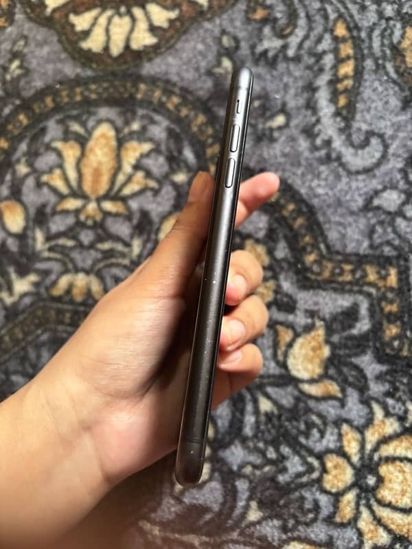 Iphone 11 128gb pta approved 8