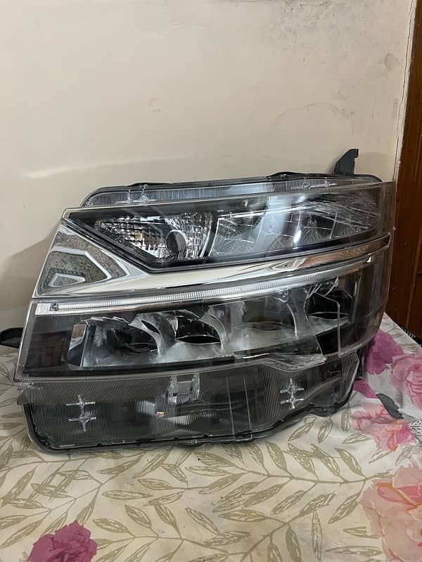 Daihatsu Move Custom 2019 to 2024 front headlights, left fender white 1