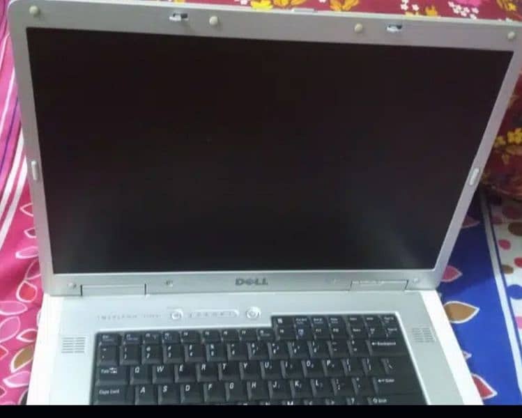 dell c2d laptop with 17 inch hd display 3