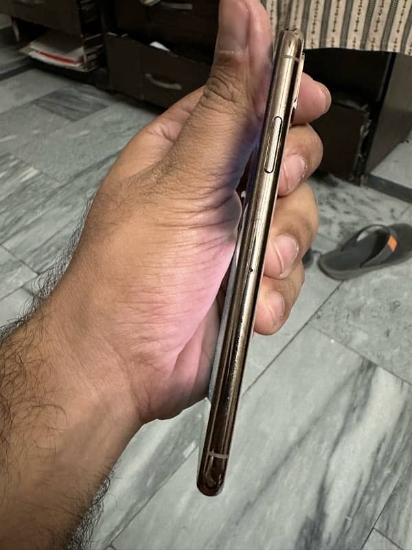 iPhone XS 64gb PTA aprovd 2