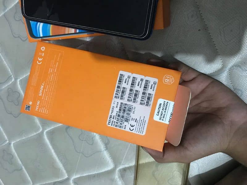 TECNO spark 4 lite 2/32 with box 4