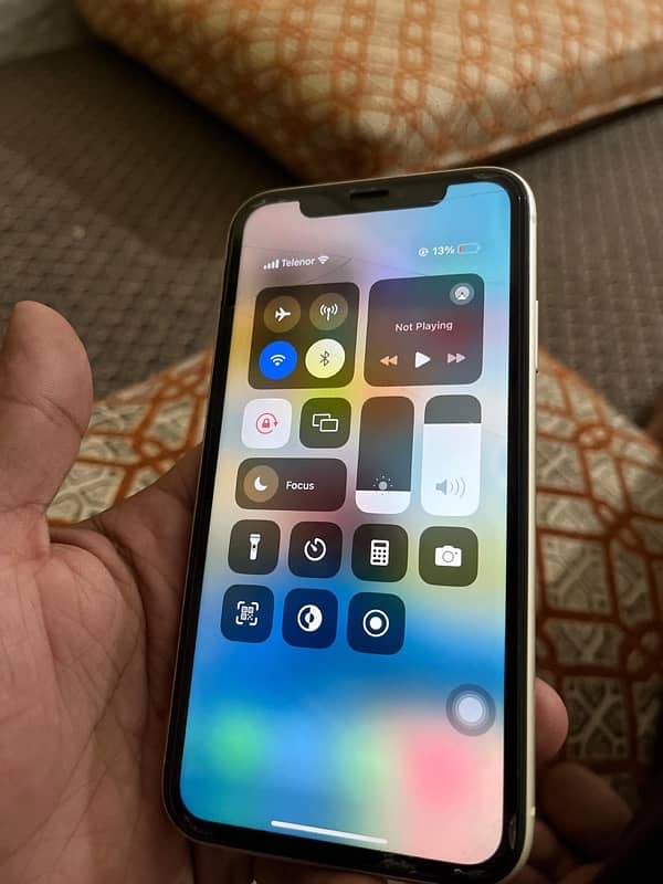 iphone 11 white colour 64Gb (Non pta ) 3