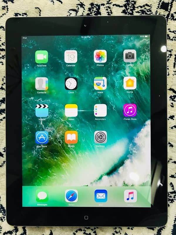 Ipad 4 32Gb 10/10 condition available 1