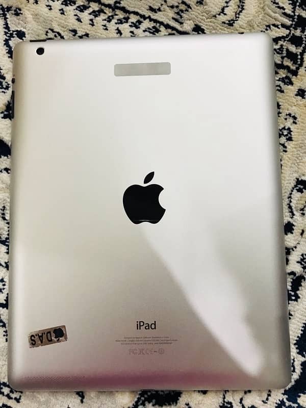 Ipad 4 32Gb 10/10 condition available 6