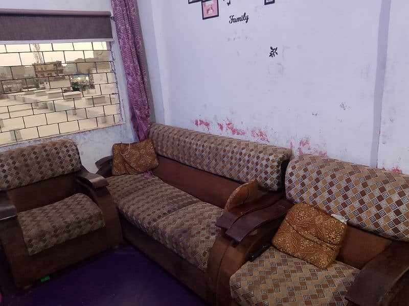 5 seater sofa 0