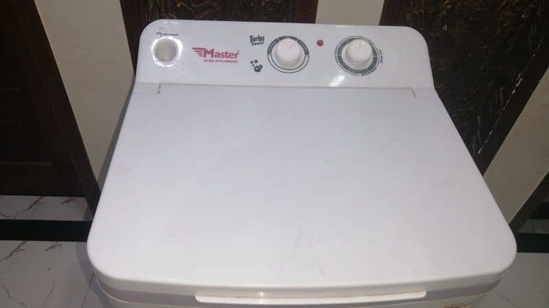 master washing machine ful size urgent sale 5