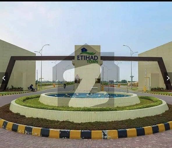 5-MARLA RESIDENTIAL PLOTS AVAILABLE ON INSTALMENTS IN PREMIER ENCLAVE OF ETIHAD TOWN 4