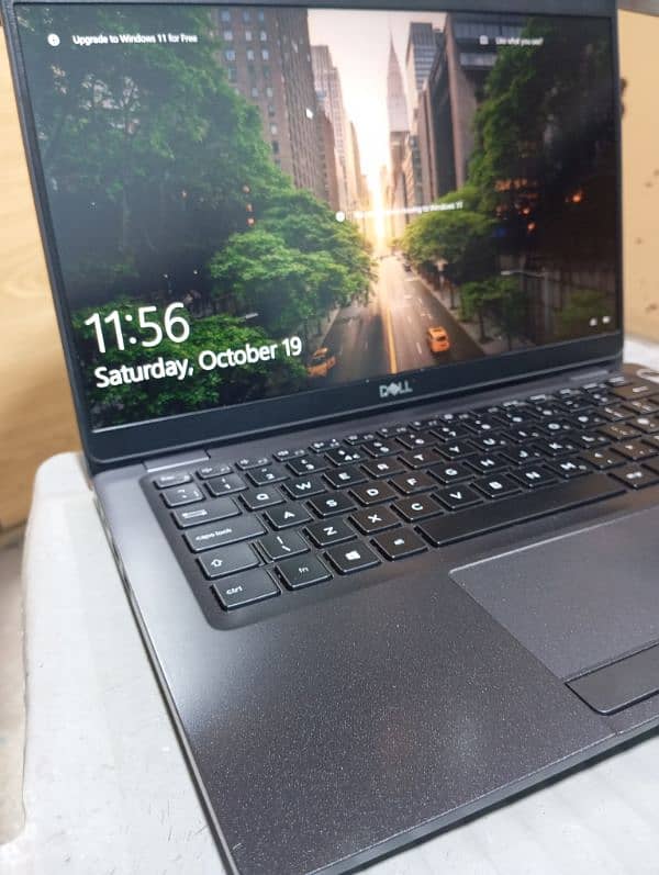 Dell latitude 5300 Core i5 8th generation 11