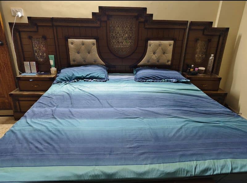 king size bed with  2 side table without metres 1