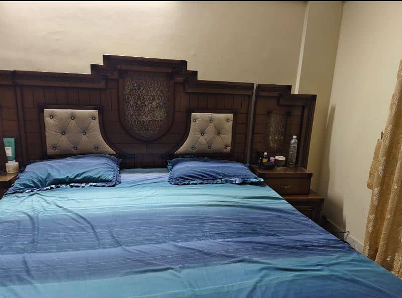 king size bed with  2 side table without metres 4