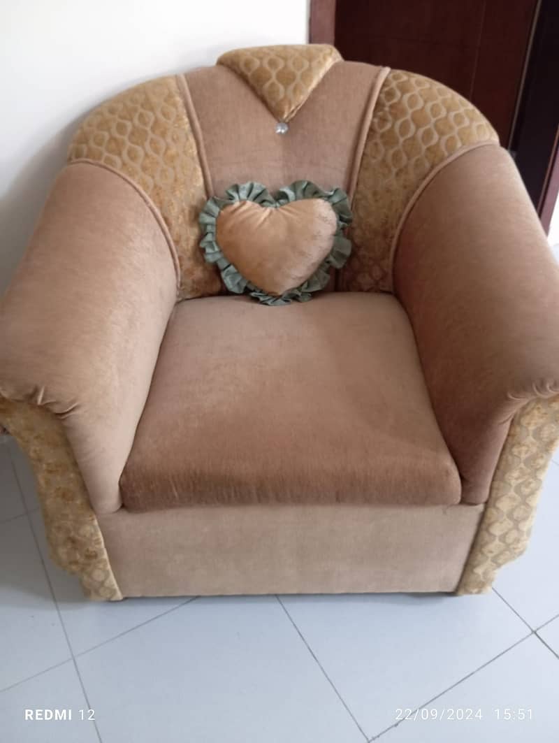 7 seater sofa /Solid frame 3