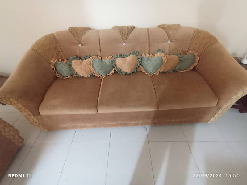 7 seater sofa /Solid frame 8