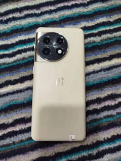 One plus 11 pro mobile for sale . Storage 16/512 . Number 0336 478014 0