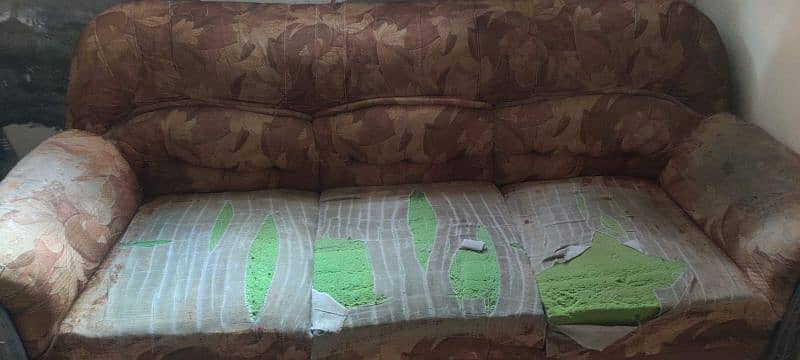 3 Sofas 5