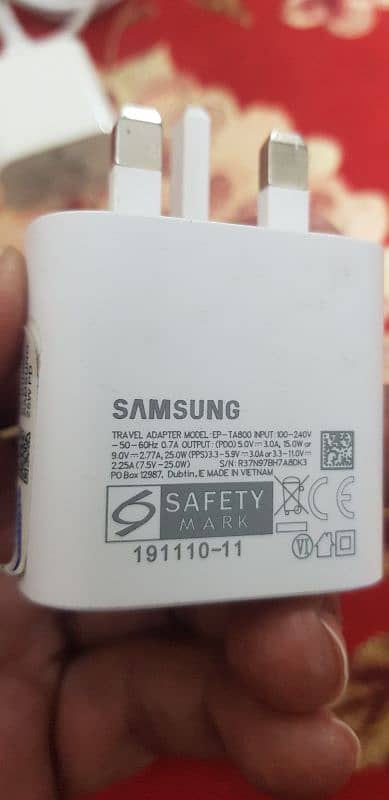 Samsung s21  original super fast charger and cable 1