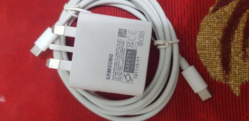 Samsung s21  original super fast charger and cable 3