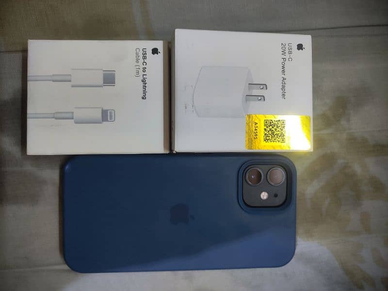 IPHONE 12  64 GB Waterpack No Exchange 3