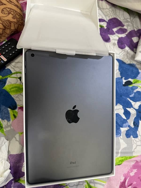 apple tab 9th gen not use just like new 1