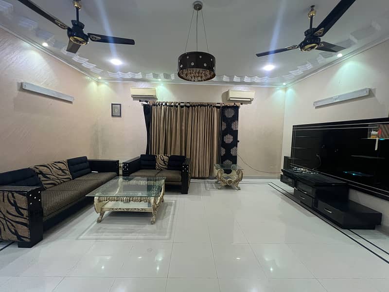 666 YARDS BUNGALOW FOR RENT IN PHASE 5 12