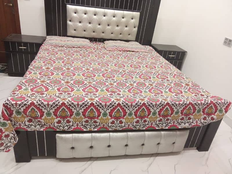 Bed dressing with side tables 3