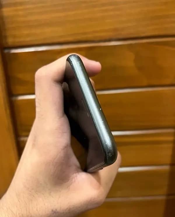 iphone 11 /64gb non active 3