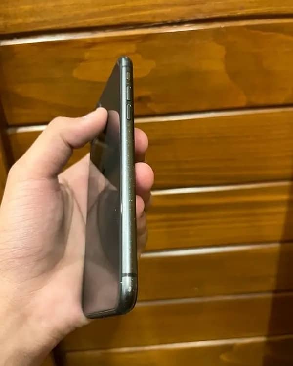 iphone 11 /64gb non active 4