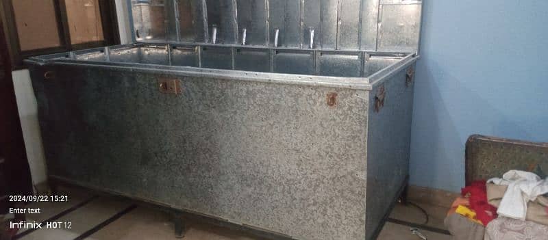 7 feet trunk with stand for sale 0