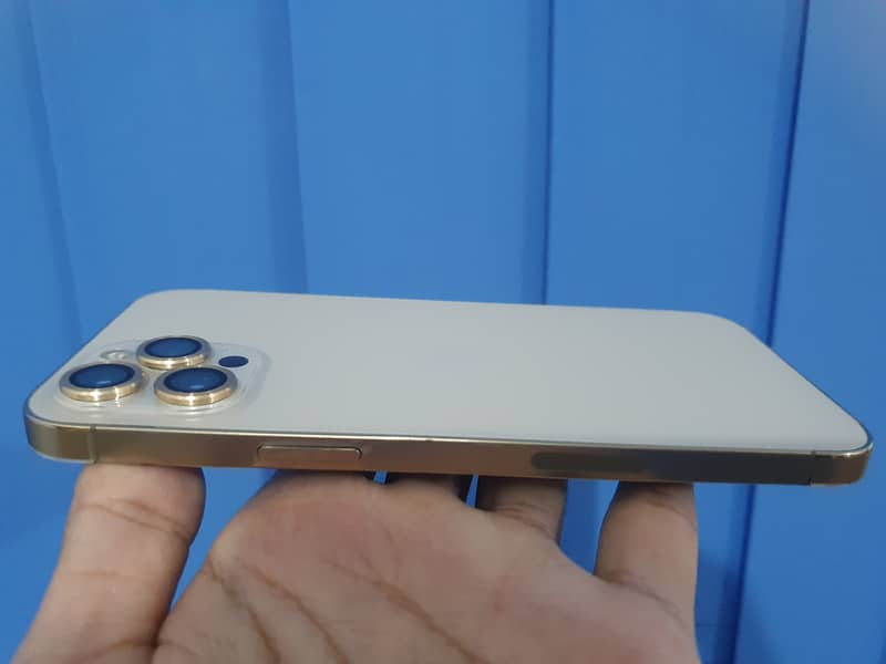 iphone 12 Pro Max Gold 256GB BOX PTA Approved BH 86% 2