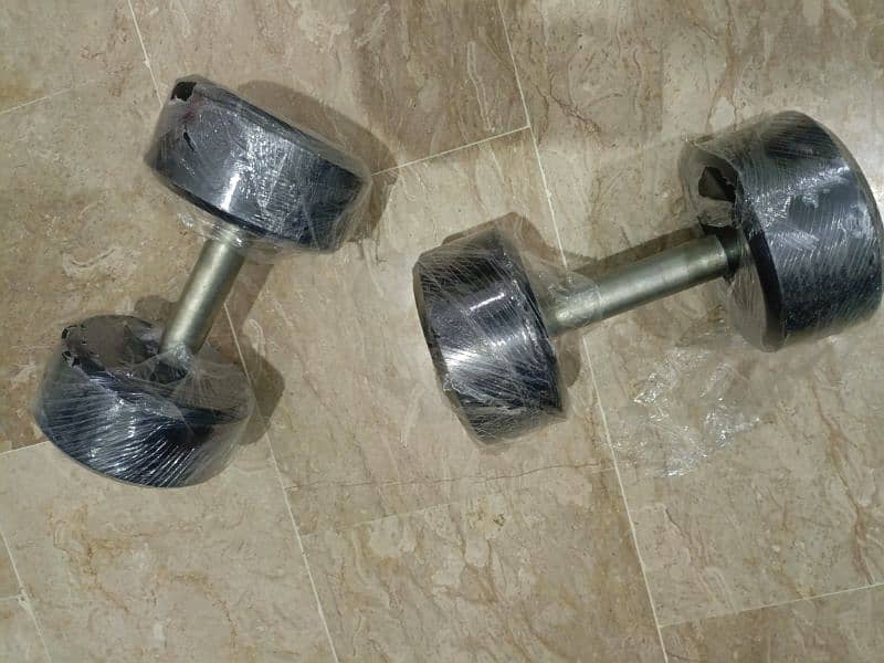 (8+8)Kgs Dumbells pair 1