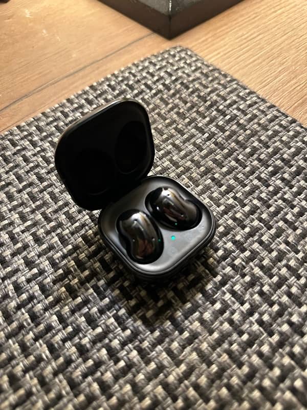 new Samsung buds live 1