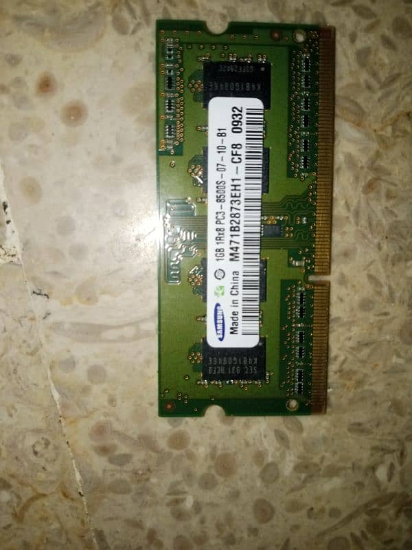 1GB RAM For laptop 1