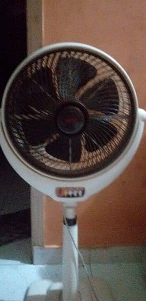 royal table fan(03111046589) 1