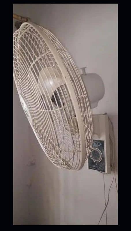 Pakfan Bracket fan 3