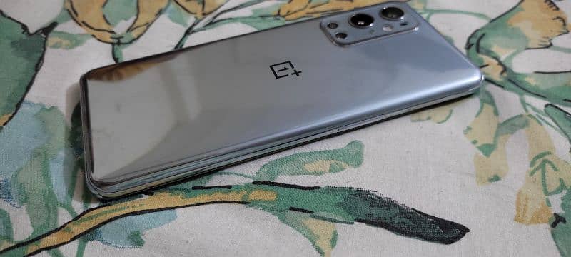 One Plus 9 Pro 10/10 Condition 8