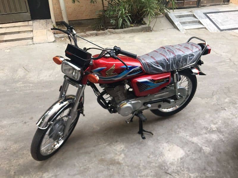 Honda 125 23/24 brand new bike just 4000 used 4