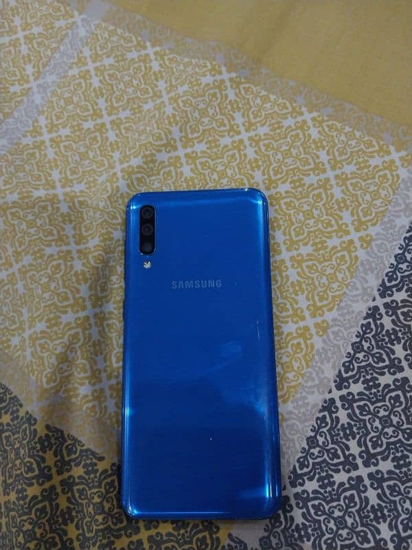 Samsung a50 1