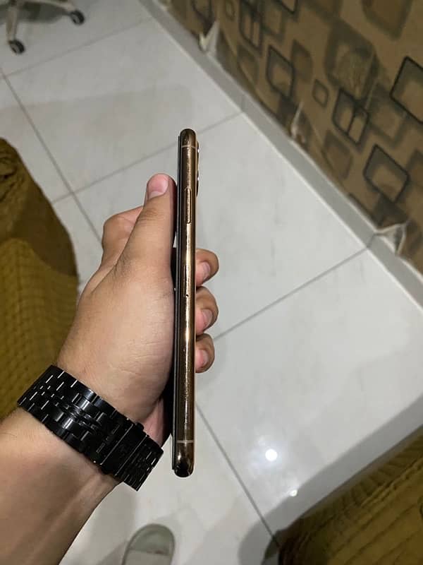 Iphone 11 pro Max 64Gb Dua PTA Approved 1