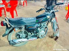 Honda 125 black colour 2023 model ha 2023 ky 7 maheeny nikla ha