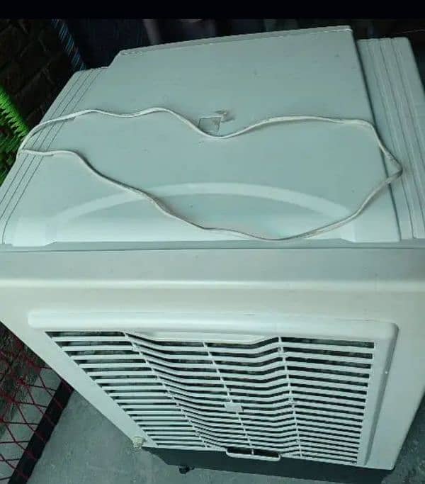 Izone 9000 Air Cooler | Best Air Cooler for Max Through and Cool Air 3