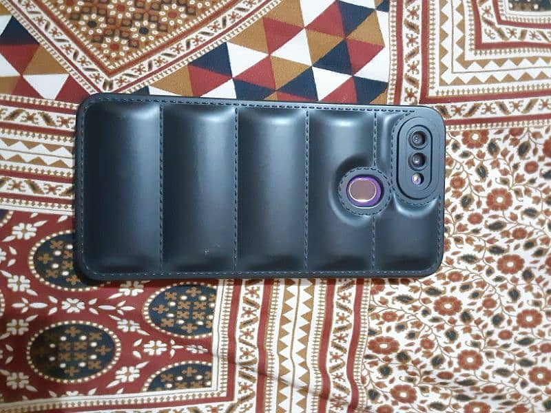 Oppo F9 6