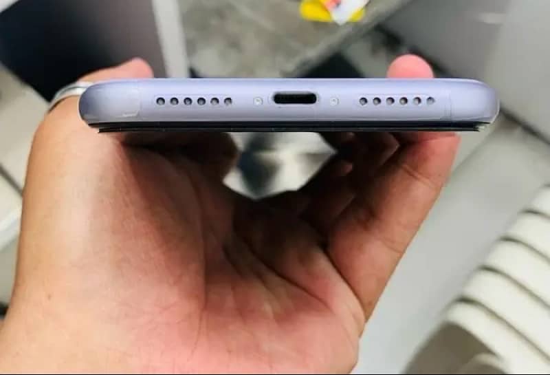 iPhone 11 Jv 64gb 4 month sim will be work fix price 5