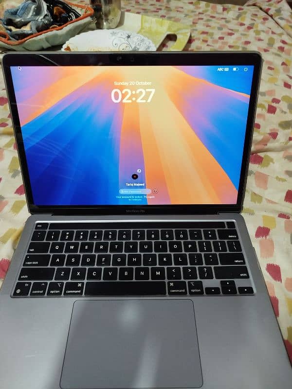 Apple laptop 3