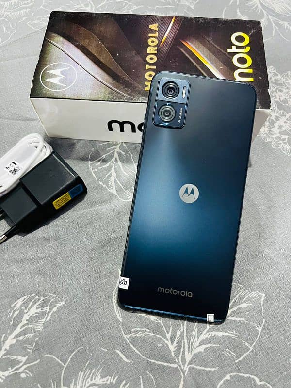 Moto E22 Dual Sim Approved With Box Charger 1