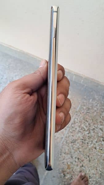 Samsung s10+ in very good condition with box and PTA approved 8