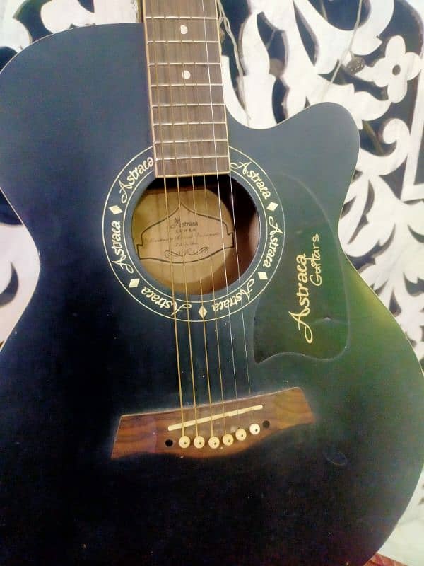 acoustic guitar with good sound 1