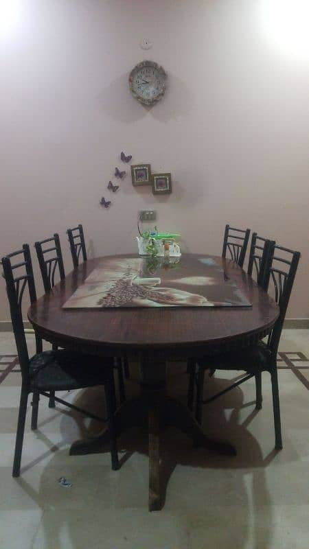 10 seater dinning table with printed glass without chairs 4