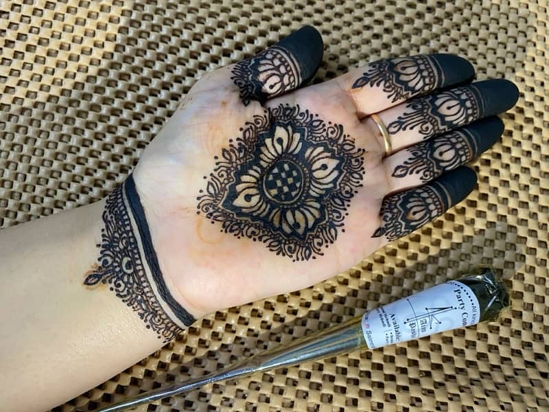 Makeup & henna 1