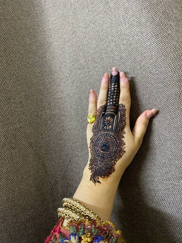 Makeup & henna 4