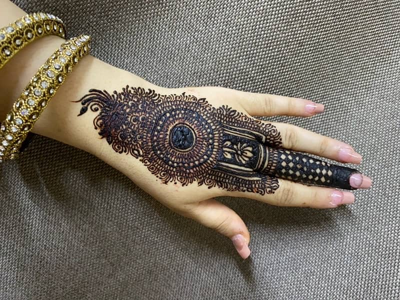 Makeup & henna 5